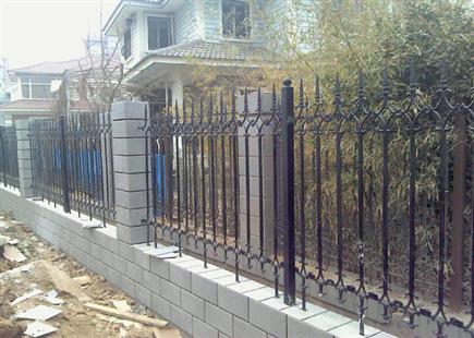 洛阳顺驰城铁艺护栏
