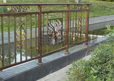 高端氟碳漆锌钢护栏